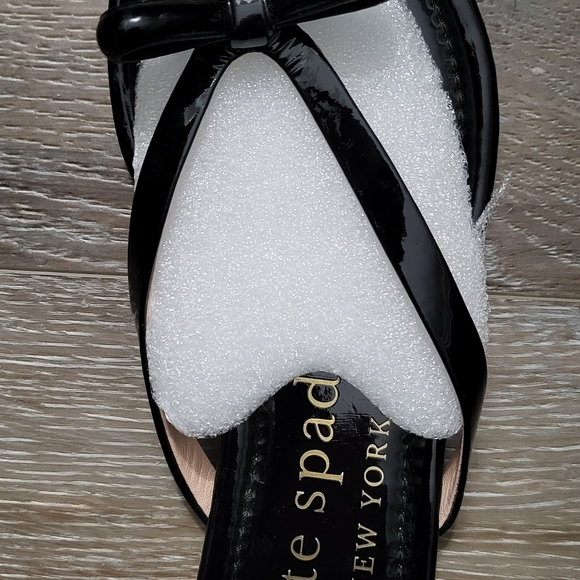 Kate Spade Women's Black Patent Leather Sandals Size 7B - Picture 5 of 6